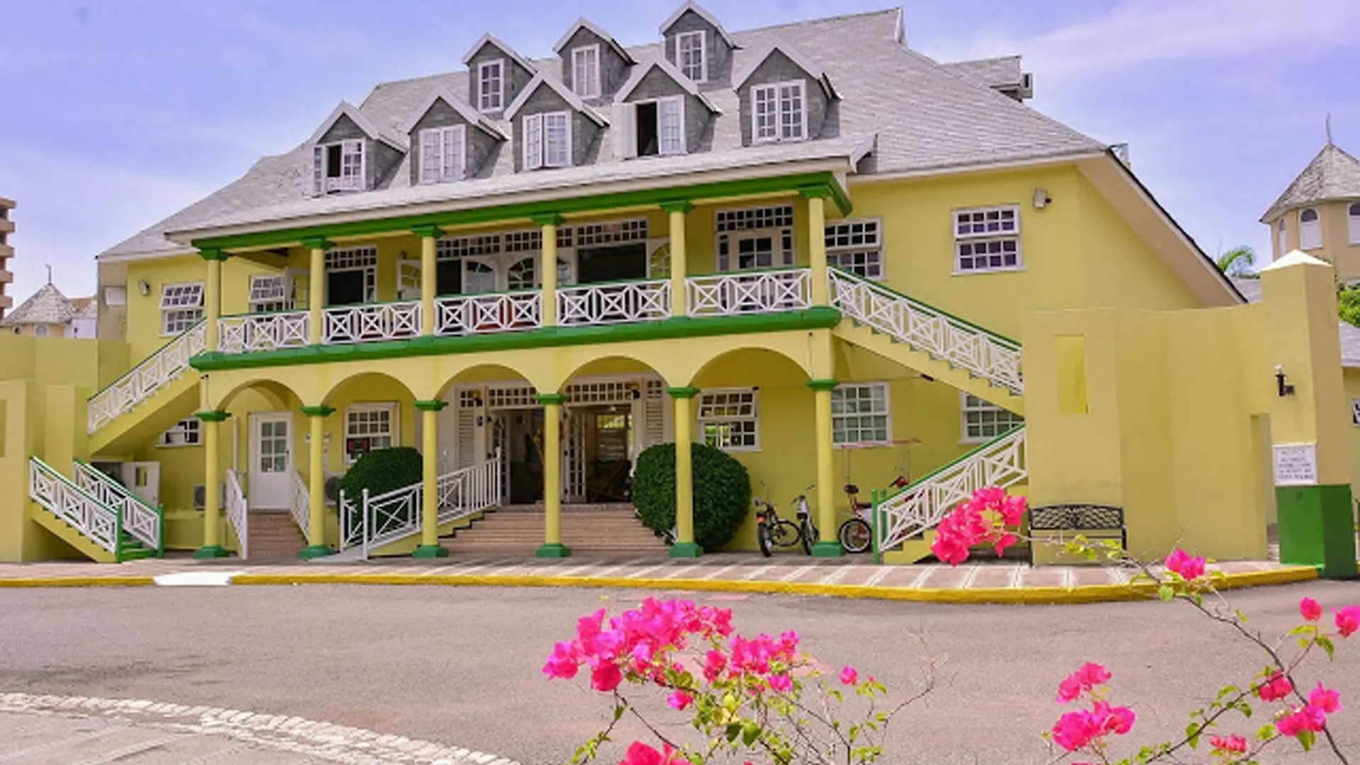 Mermaids Suite At Sandcastles Ocho Rios Apartment